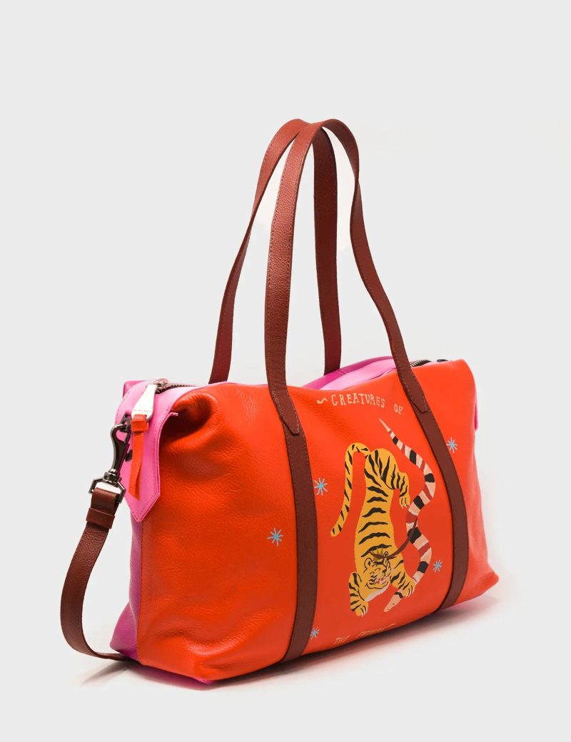 IlanDuffleBag FiestaRedTigerPrint01 1